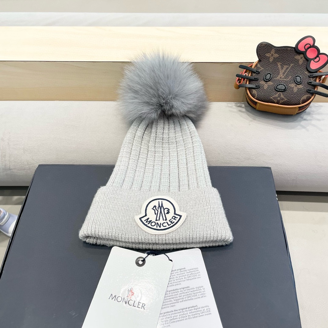 NO:362788,Covered with ball knitted wool cap!  My little sister’s favorite winter ~ It looks good with any clothes!  A cute and age-reducing style~ with many colors, versatile~ The fur ball is equipped with screened fur balls!  Instead of the cheap fake wool balls on the market!  The fur balls are very soft and shiny!  Get it quickly~ Hat Straw Hat Fisherman's Hat Baseball Hat Knitted Hat, Hats, Moncler, espadrilles, hats蒙口 带球针织毛线帽！小姐姐的冬日最爱～随便搭配什么衣服都好看！又减龄又显可爱的一款～颜色很多,随心百搭～毛球配的是筛选过的真狐狸毛球！而不是市面上那种便宜的假毛球！毛球非常柔软,有光泽！快快入手～帽子草帽渔夫帽棒球帽针织帽,帽子,Moncler,espadrilles,hats,hat