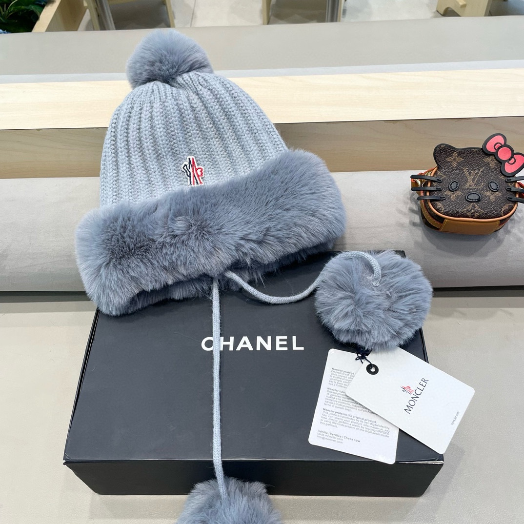 Moncler蒙口秋冬季新款加绒加厚护耳帽子户外骑行大头围显脸小可爱毛球毛线帽