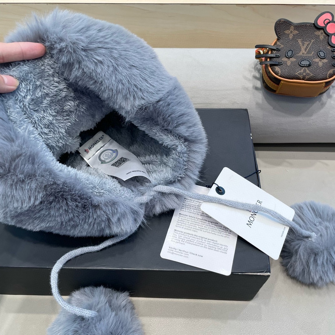 Moncler蒙口秋冬季新款加绒加厚护耳帽子户外骑行大头围显脸小可爱毛球毛线帽