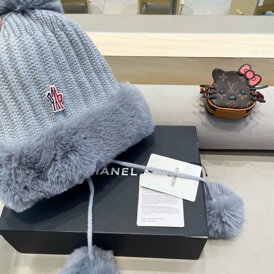 Moncler蒙口秋冬季新款加绒加厚护耳帽子户外骑行大头围显脸小可爱毛球毛线帽