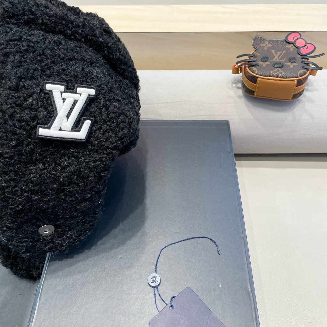  上新！路易威登 LouisVuitton羊羔毛雷锋帽女冬季加绒保暖防寒时尚包头帽围脖一体骑行护耳帽潮