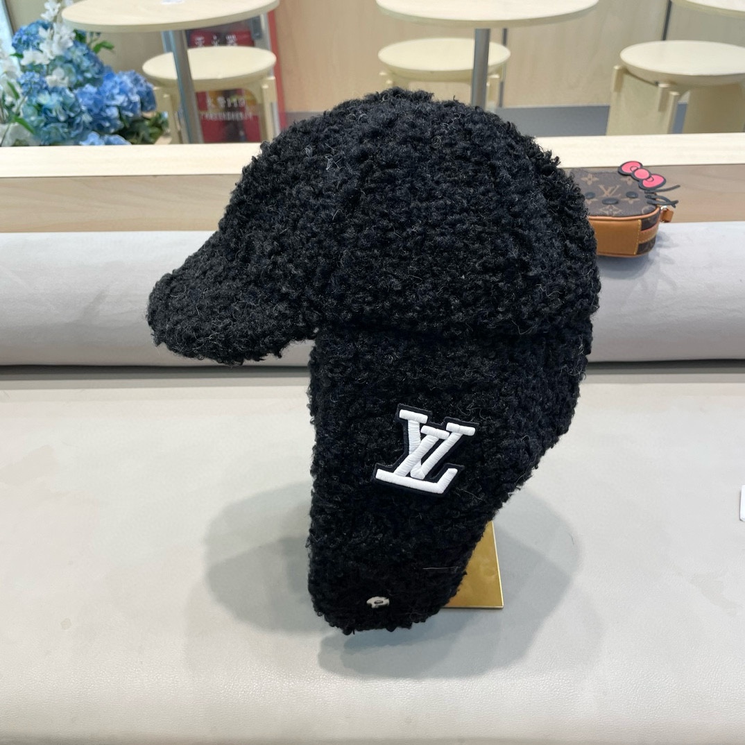 上新！路易威登 LouisVuitton羊羔毛雷锋帽女冬季加绒保暖防寒时尚包头帽围脖一体骑行护耳帽潮