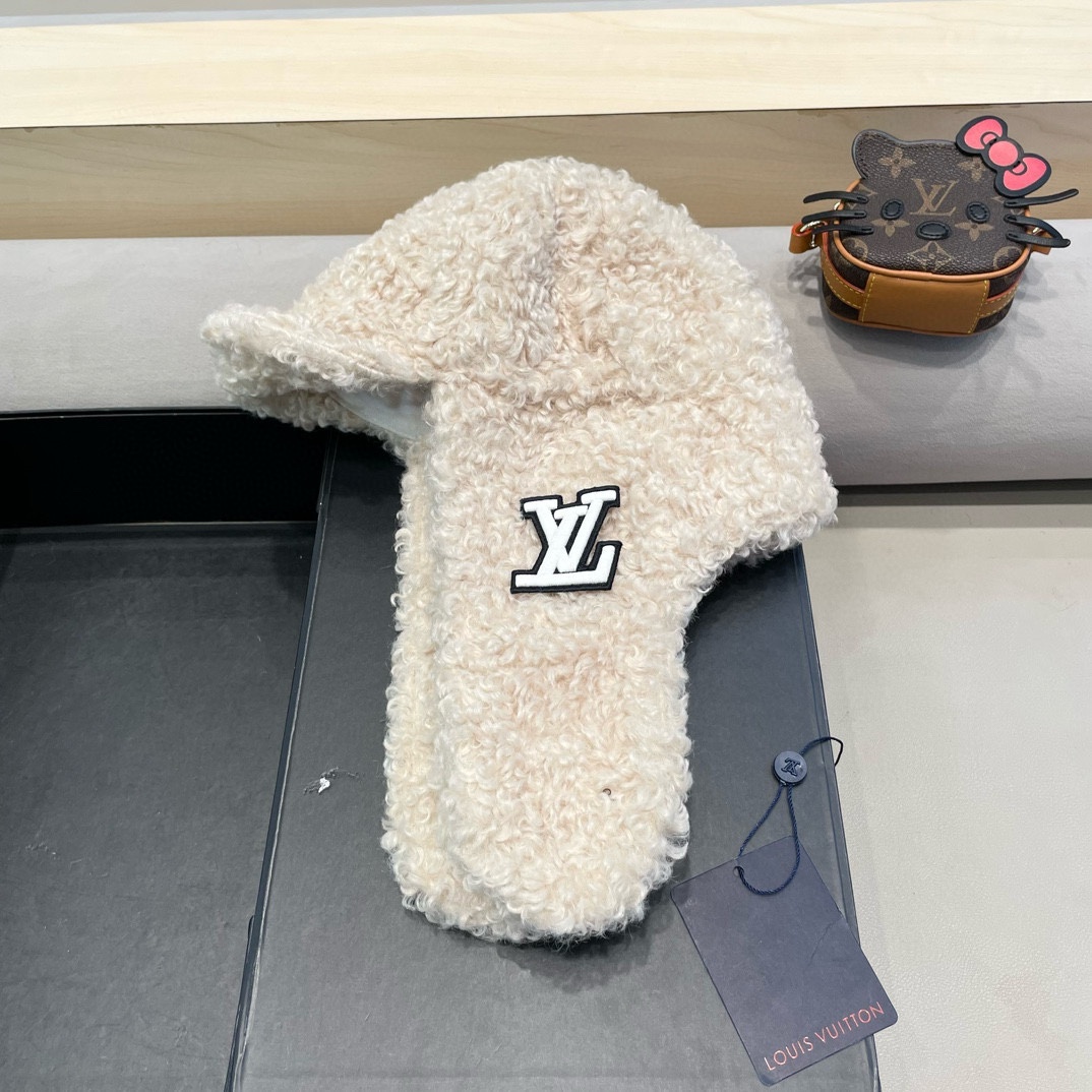  上新！路易威登 LouisVuitton羊羔毛雷锋帽女冬季加绒保暖防寒时尚包头帽围脖一体骑行护耳帽潮