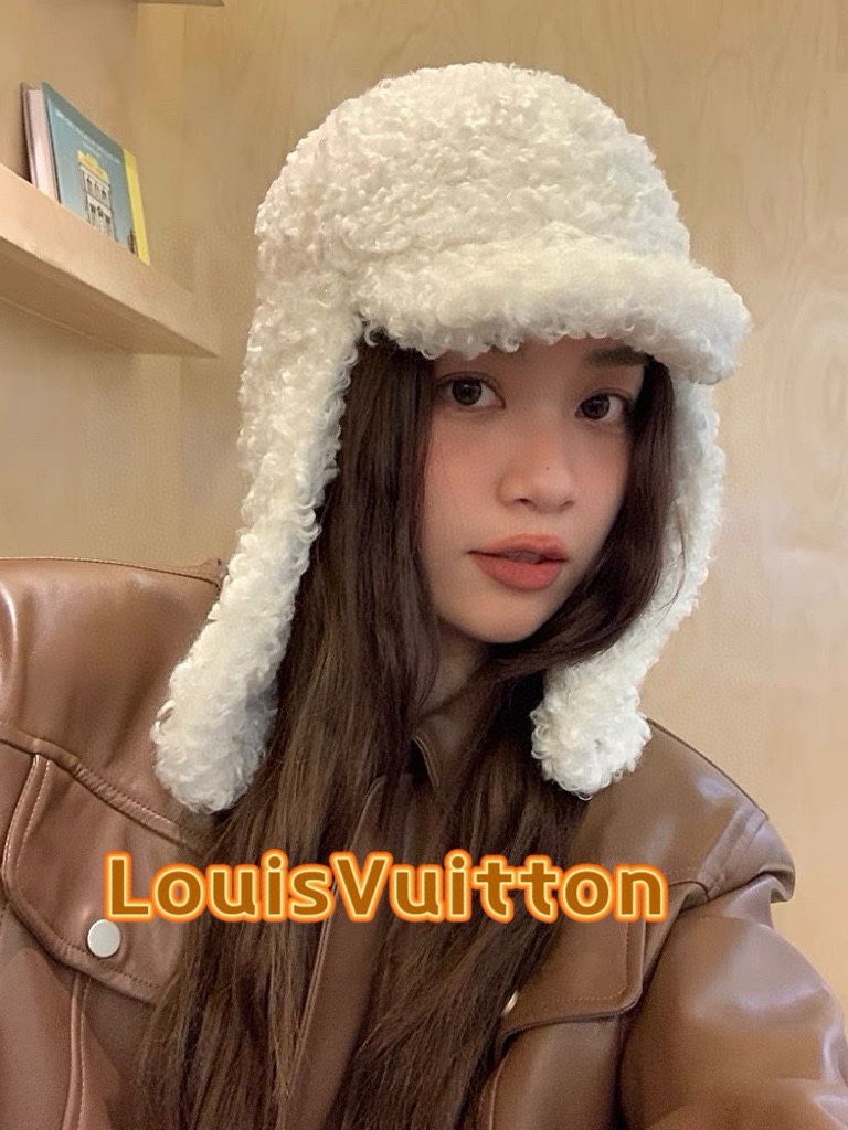  上新！路易威登 LouisVuitton羊羔毛雷锋帽女冬季加绒保暖防寒时尚包头帽围脖一体骑行护耳帽潮