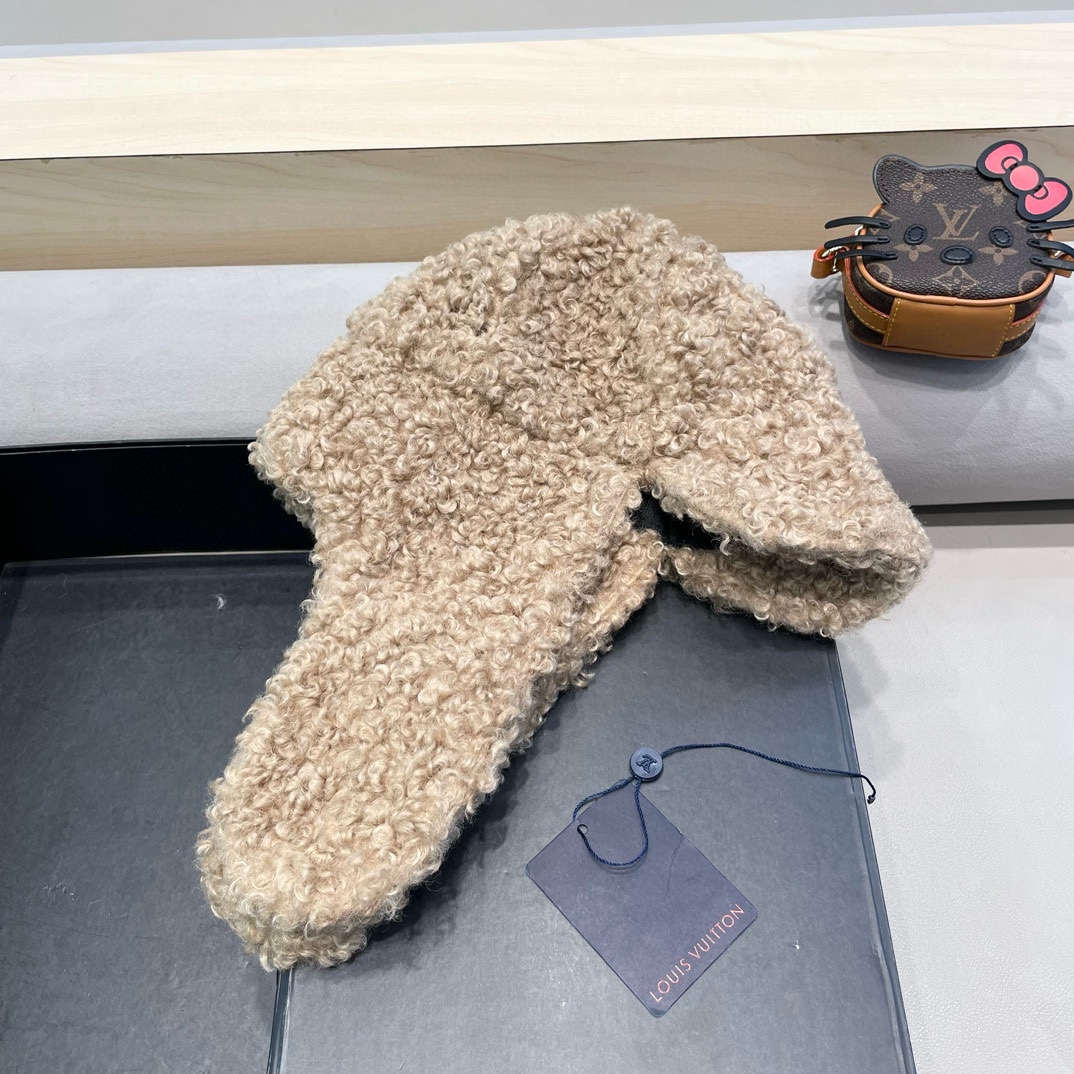  上新！路易威登 LouisVuitton羊羔毛雷锋帽女冬季加绒保暖防寒时尚包头帽围脖一体骑行护耳帽潮