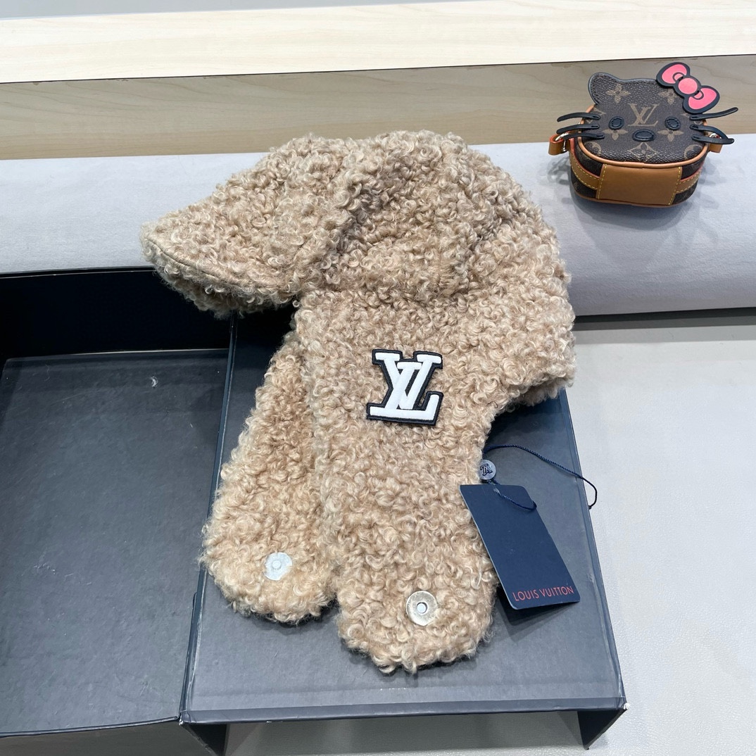  上新！路易威登 LouisVuitton羊羔毛雷锋帽女冬季加绒保暖防寒时尚包头帽围脖一体骑行护耳帽潮
