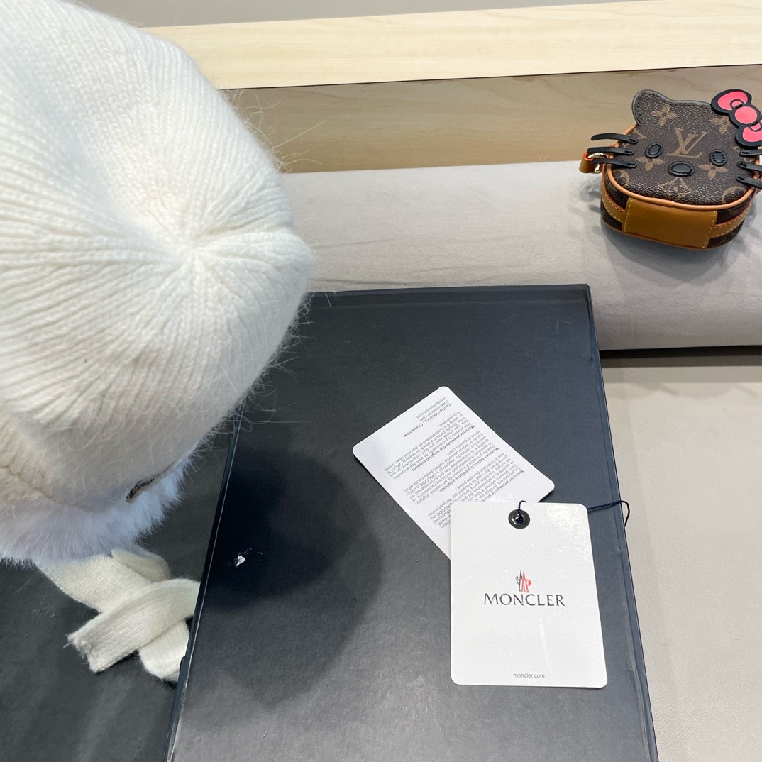 MONCLER蒙口🎩兔毛混纺加绒针织护耳帽女洋气冬季防寒保暖加厚雷锋帽毛线套头帽