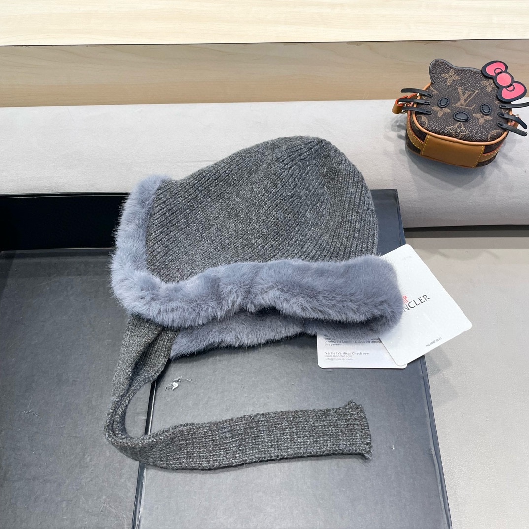 MONCLER蒙口🎩兔毛混纺加绒针织护耳帽女洋气冬季防寒保暖加厚雷锋帽毛线套头帽