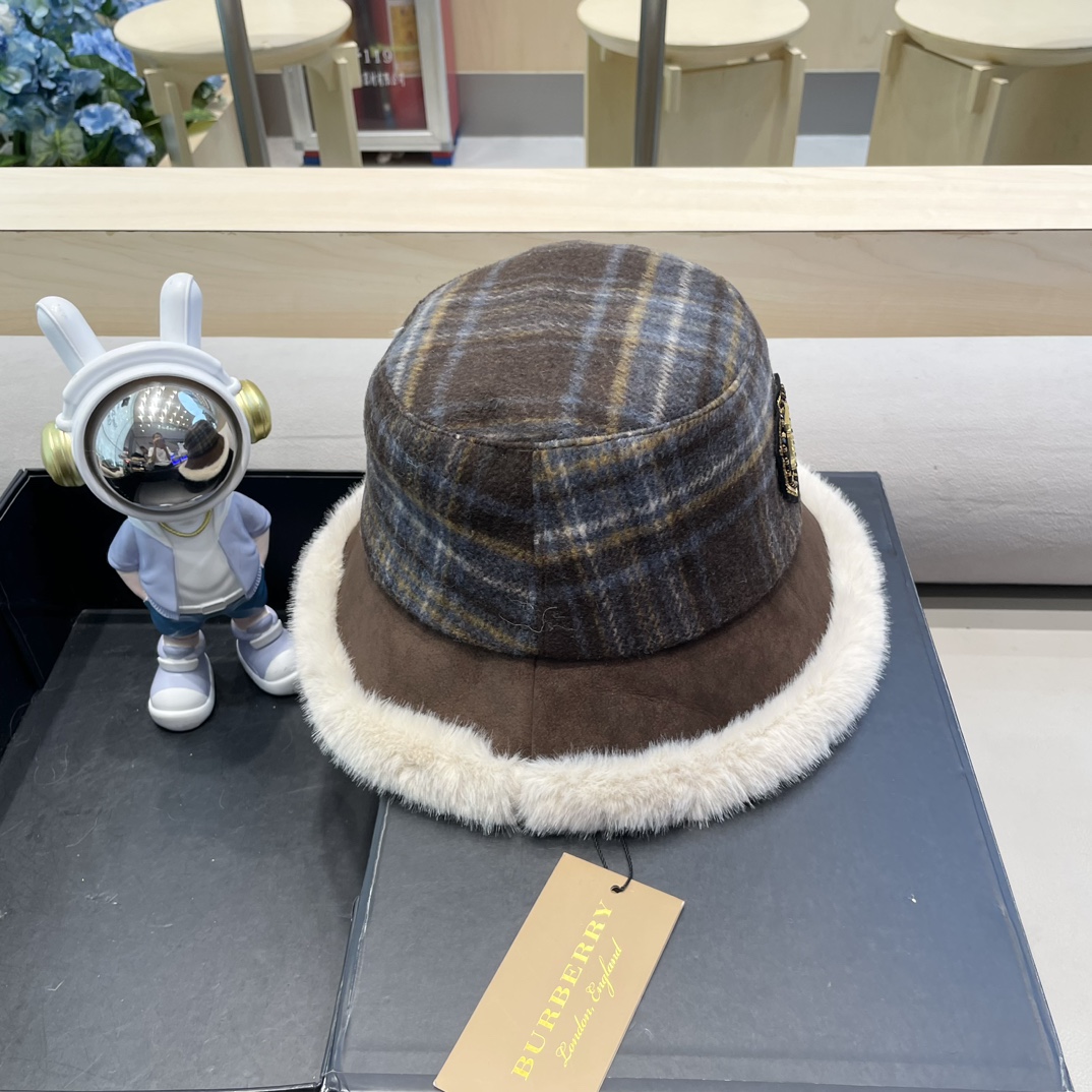  巴宝莉Burberry2024新款复古格子渔夫帽秋冬季毛呢加厚保暖护耳帽防寒毛绒盆帽潮