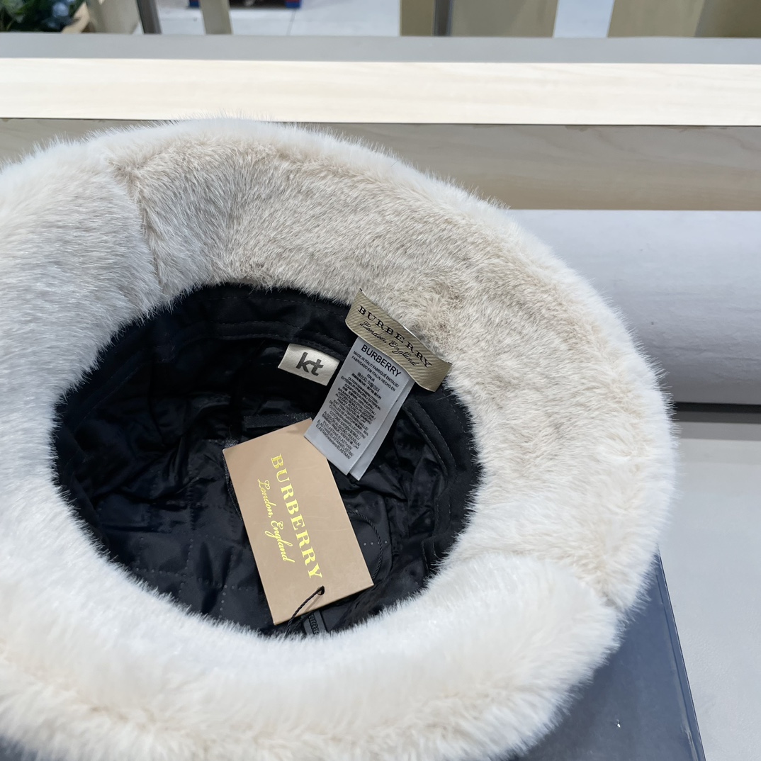  巴宝莉Burberry2024新款复古格子渔夫帽秋冬季毛呢加厚保暖护耳帽防寒毛绒盆帽潮