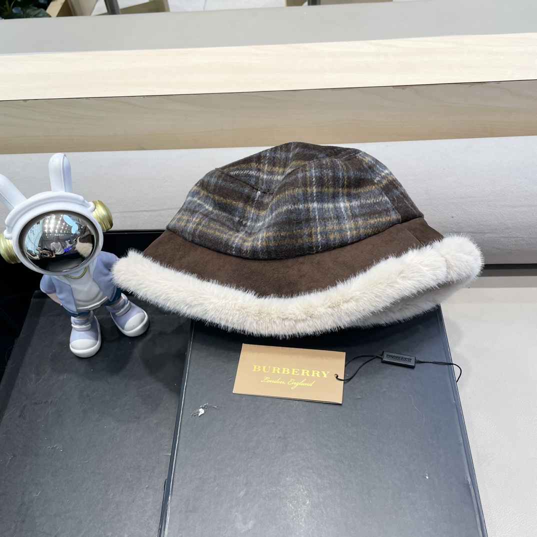  巴宝莉Burberry2024新款复古格子渔夫帽秋冬季毛呢加厚保暖护耳帽防寒毛绒盆帽潮