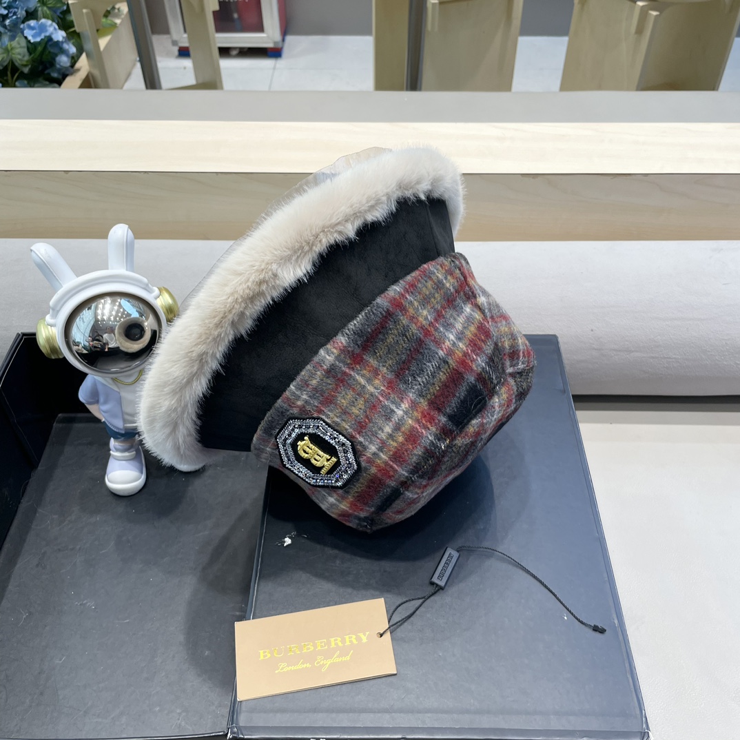  巴宝莉Burberry2024新款复古格子渔夫帽秋冬季毛呢加厚保暖护耳帽防寒毛绒盆帽潮