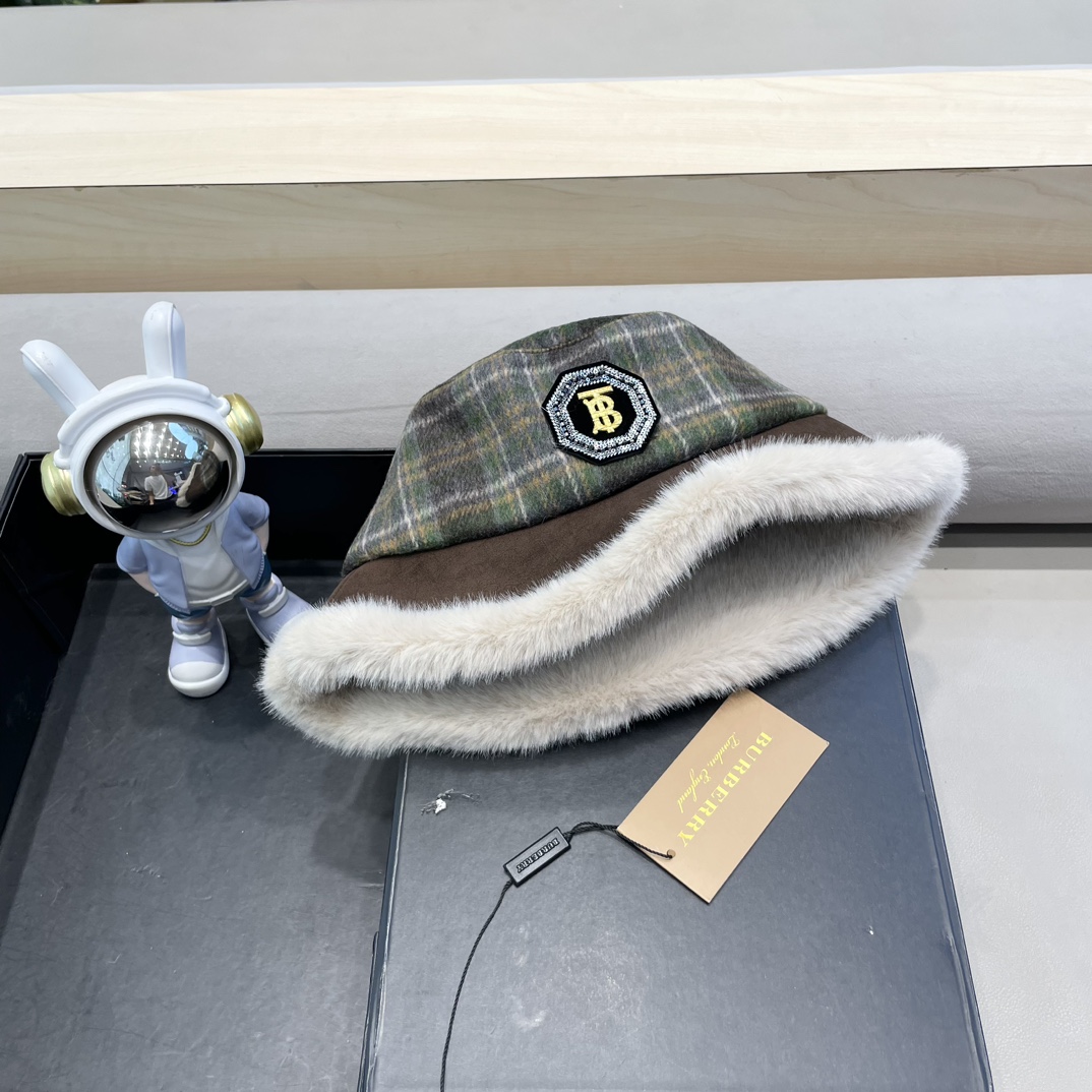  巴宝莉Burberry2024新款复古格子渔夫帽秋冬季毛呢加厚保暖护耳帽防寒毛绒盆帽潮