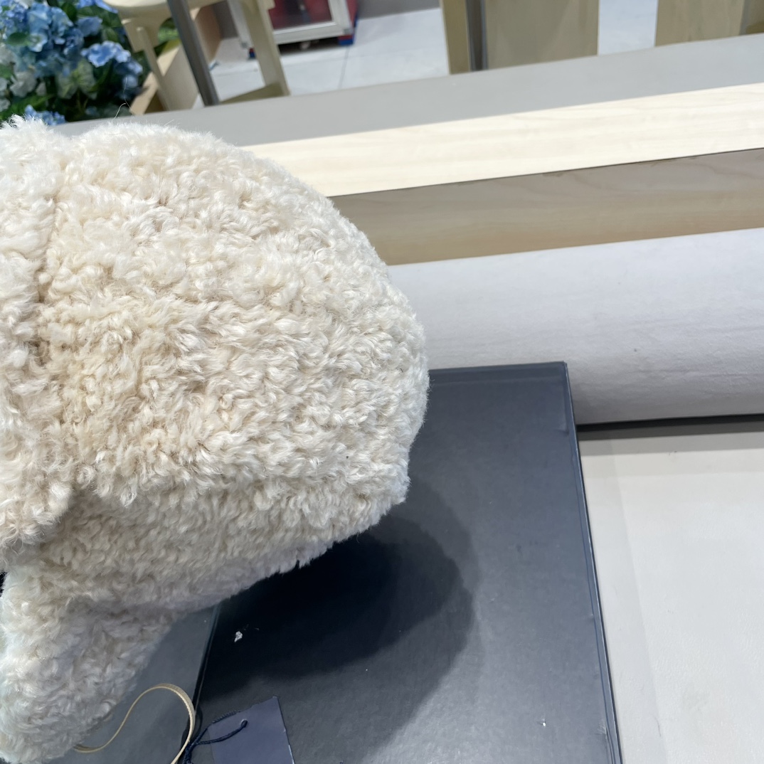  普拉达Prada羊羔毛护耳帽子雷锋帽保暖飞行帽子女秋冬高级感2024新款滑雪帽潮