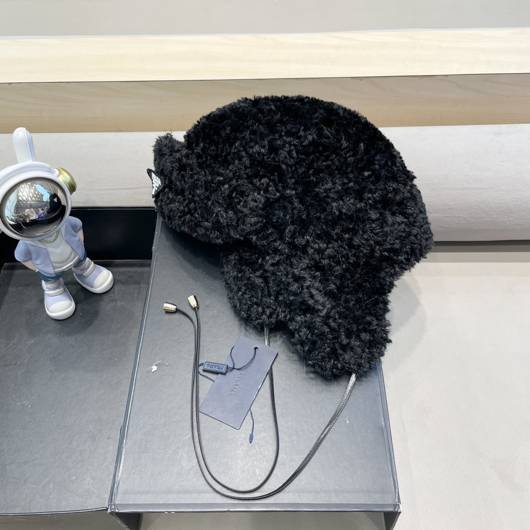  普拉达Prada羊羔毛护耳帽子雷锋帽保暖飞行帽子女秋冬高级感2024新款滑雪帽潮