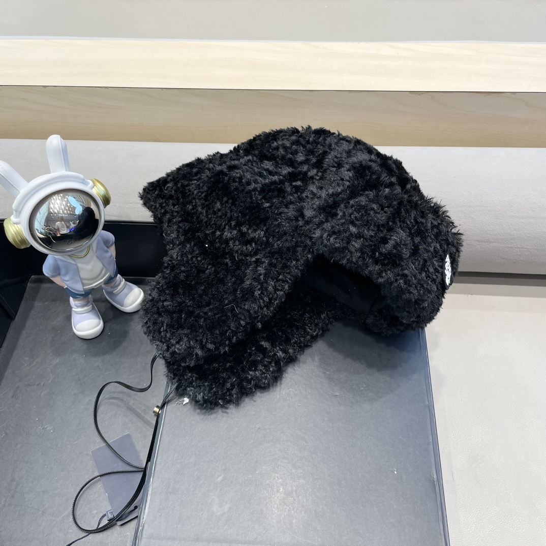  普拉达Prada羊羔毛护耳帽子雷锋帽保暖飞行帽子女秋冬高级感2024新款滑雪帽潮
