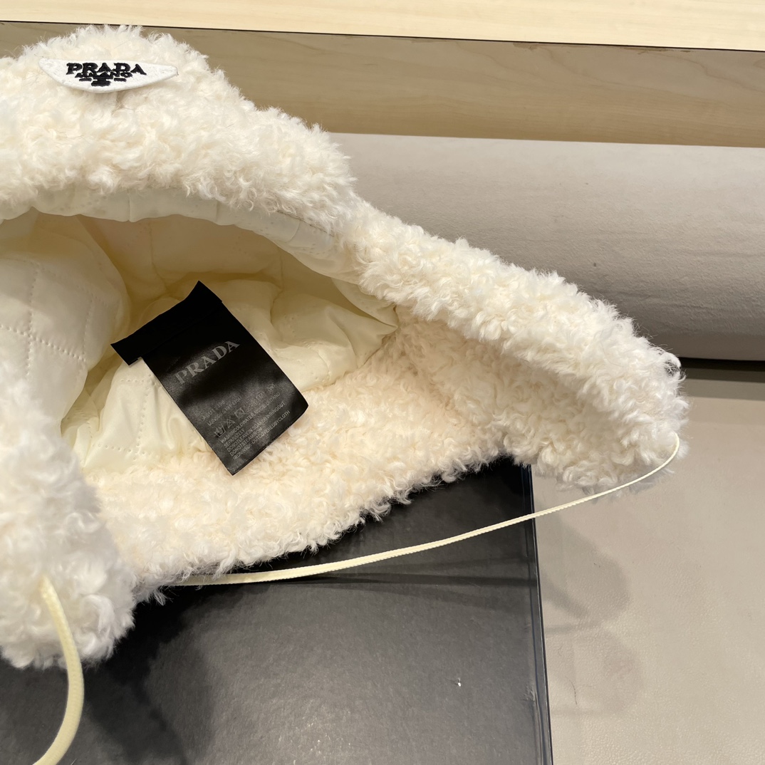  普拉达Prada羊羔毛护耳帽子雷锋帽保暖飞行帽子女秋冬高级感2024新款滑雪帽潮