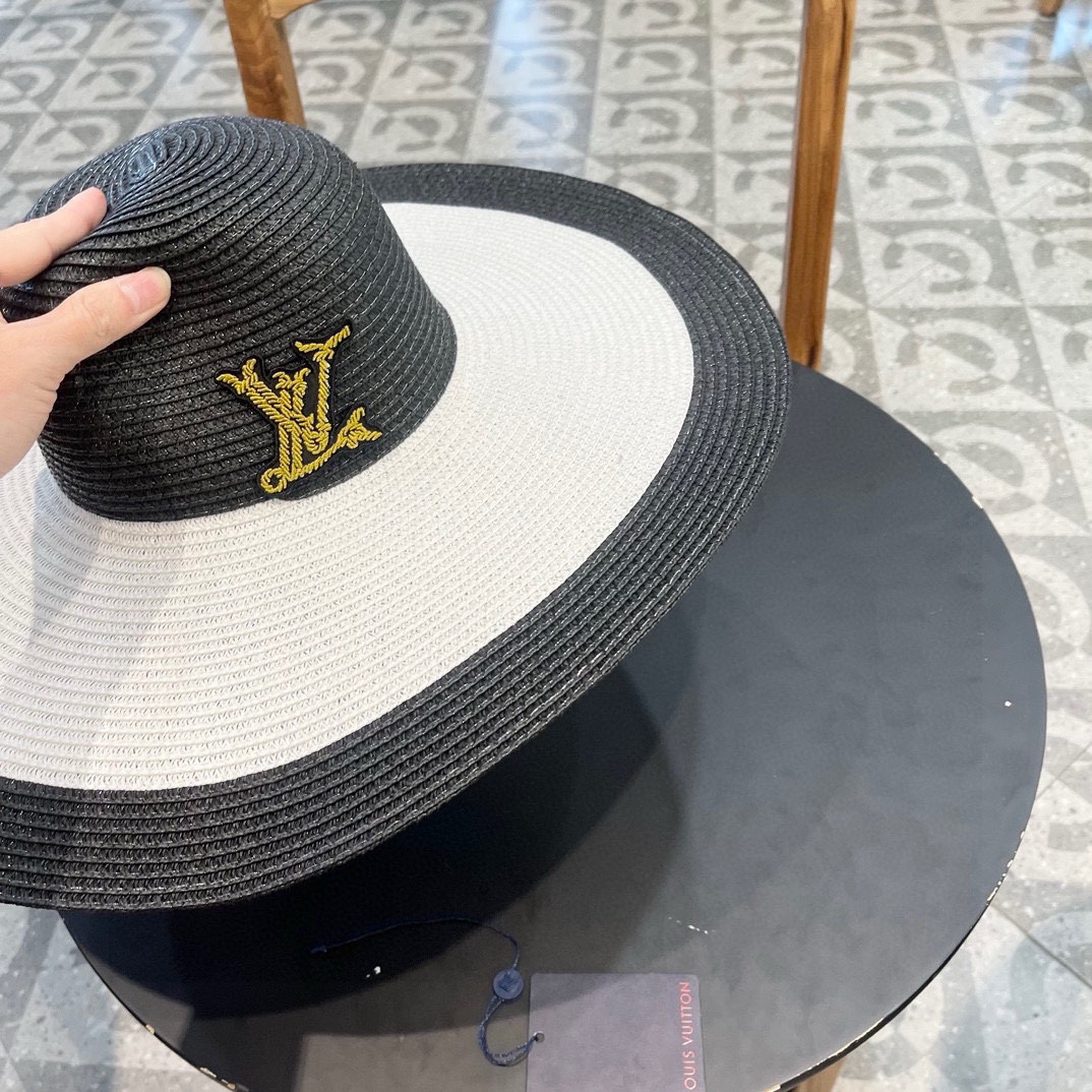  LV 路易威登2024新款草编遮阳大帽檐草帽🤩沙滩风格，简约大方，百搭单品～外出首选，新款帽型超美腻，