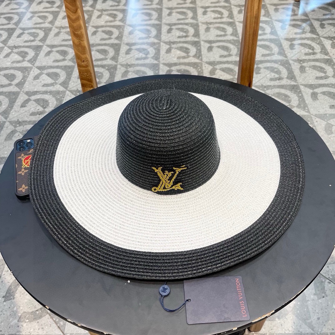  LV 路易威登2024新款草编遮阳大帽檐草帽🤩沙滩风格，简约大方，百搭单品～外出首选，新款帽型超美腻，