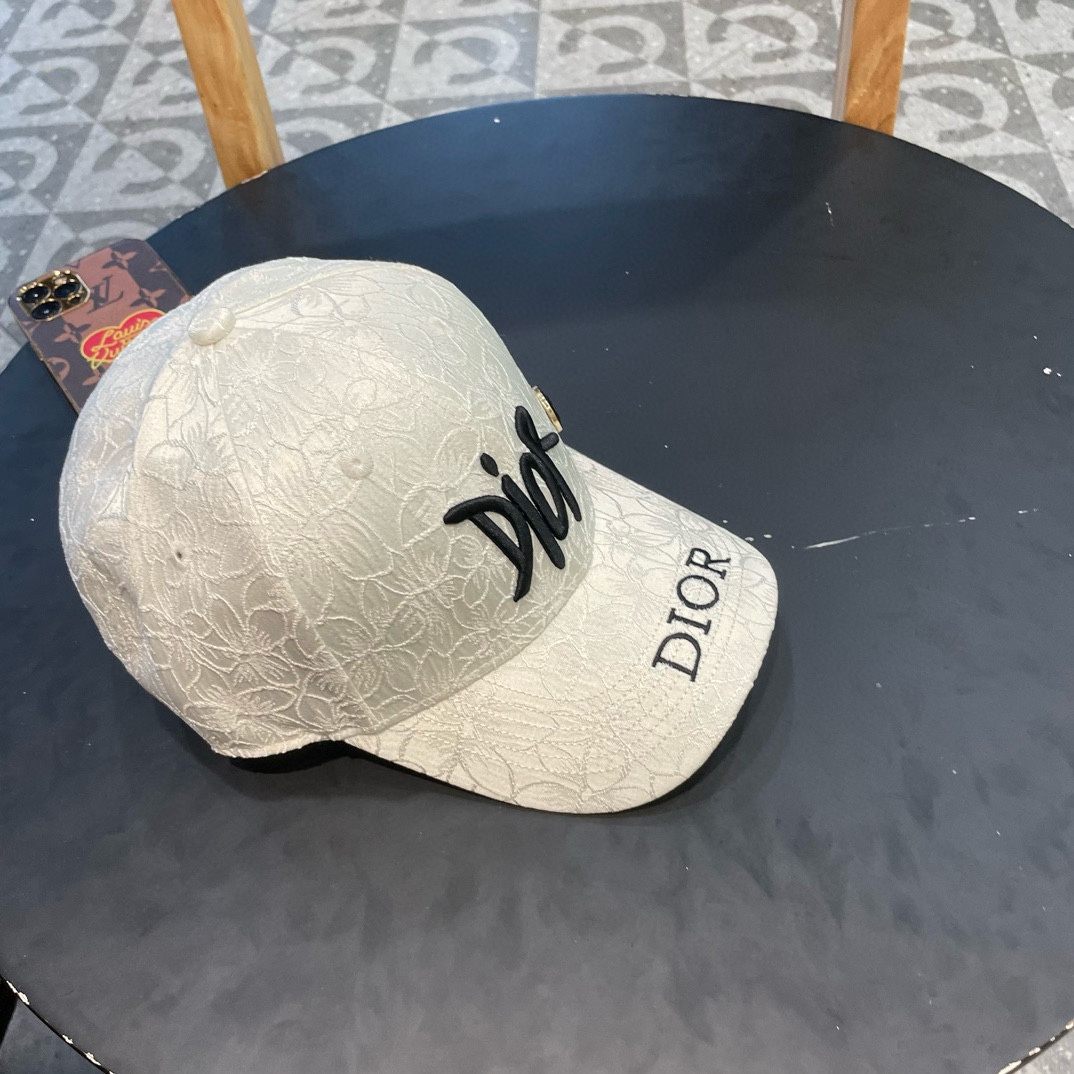 DIOR迪奥新款走量简约棒球帽新款出货大牌款超好搭配赶紧入手！