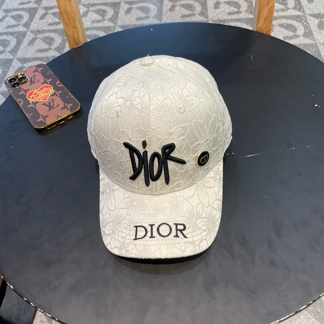 DIOR迪奥新款走量简约棒球帽新款出货大牌款超好搭配赶紧入手！