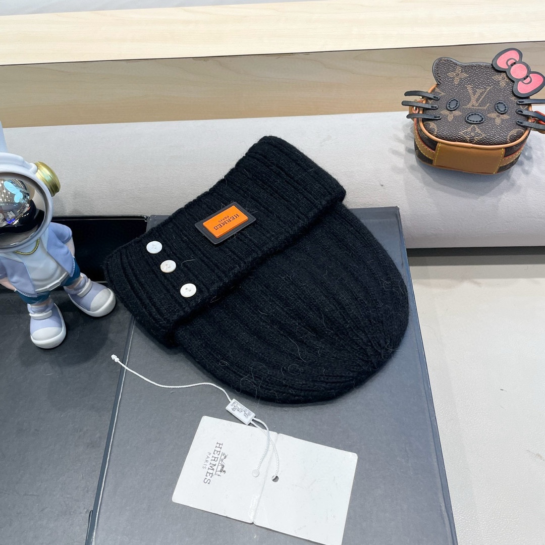 爱马仕Hermes设计师联名款破洞纽扣毛线帽保暖护耳帽百搭针织帽