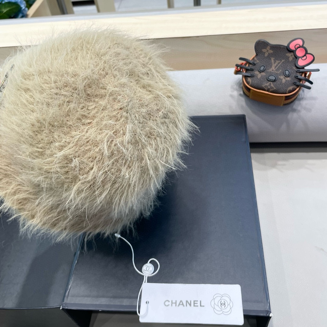Chanel毛绒水桶帽子女冬天日系甜美显脸小渔夫帽美拉德保暖护耳百搭盆帽