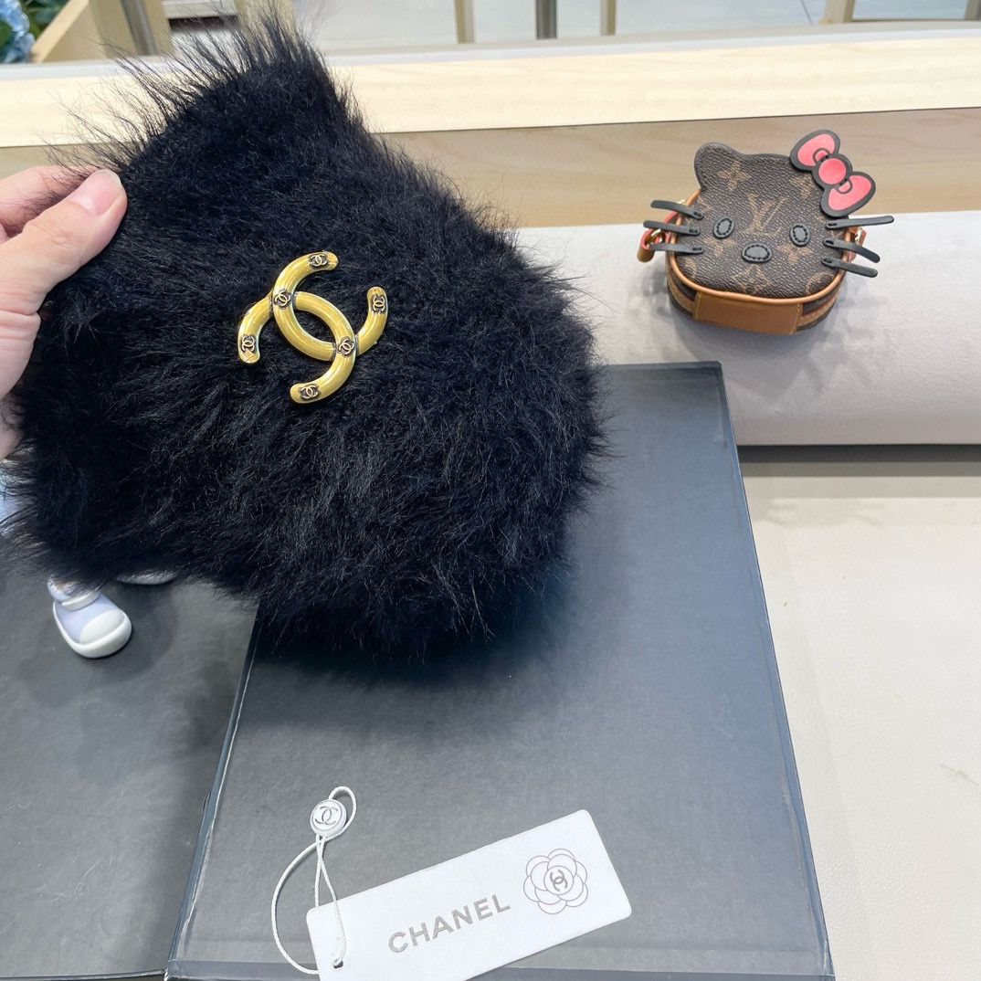 Chanel毛绒水桶帽子女冬天日系甜美显脸小渔夫帽美拉德保暖护耳百搭盆帽