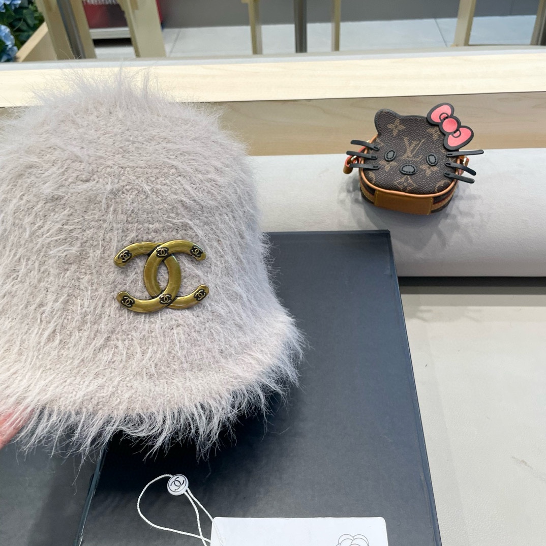 Chanel毛绒水桶帽子女冬天日系甜美显脸小渔夫帽美拉德保暖护耳百搭盆帽