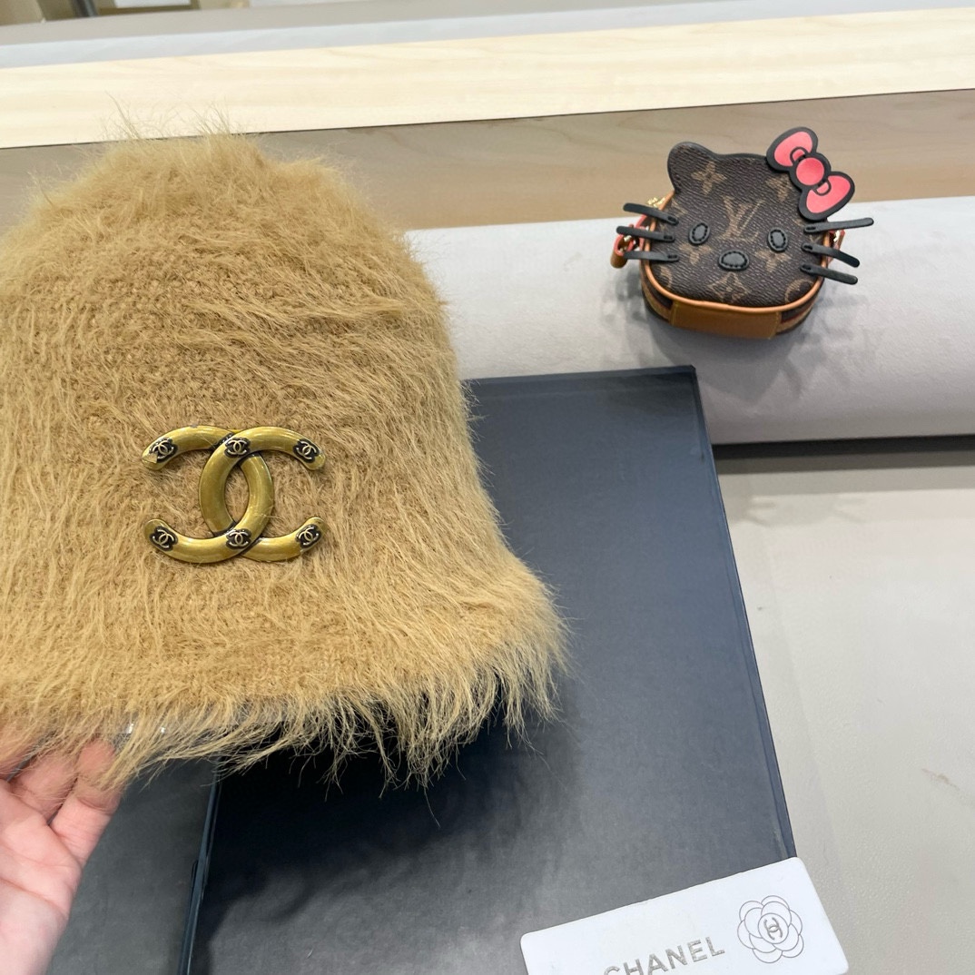 Chanel毛绒水桶帽子女冬天日系甜美显脸小渔夫帽美拉德保暖护耳百搭盆帽
