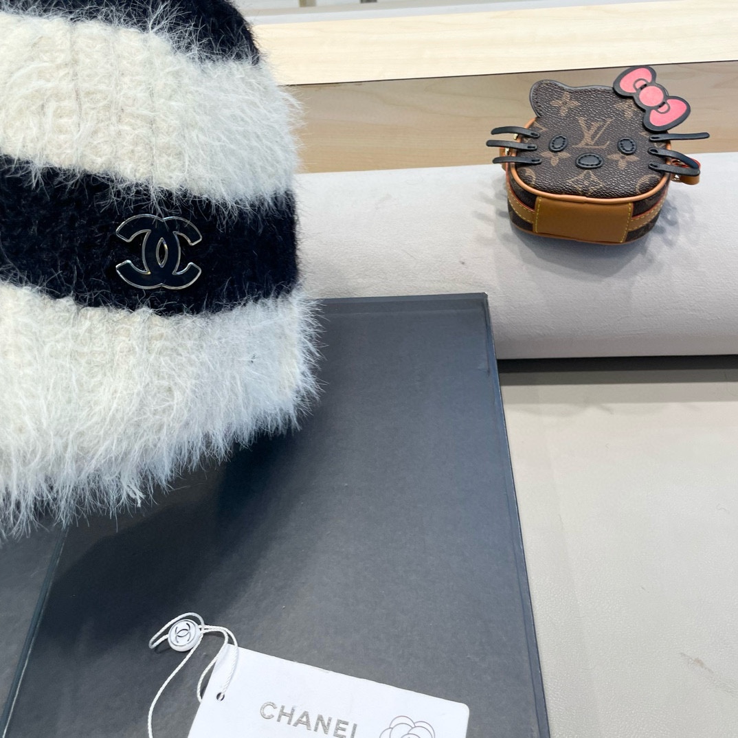 Chanel大版型彩色针织帽女秋冬保暖日系小众手工编织多巴胺毛绒护耳帽潮