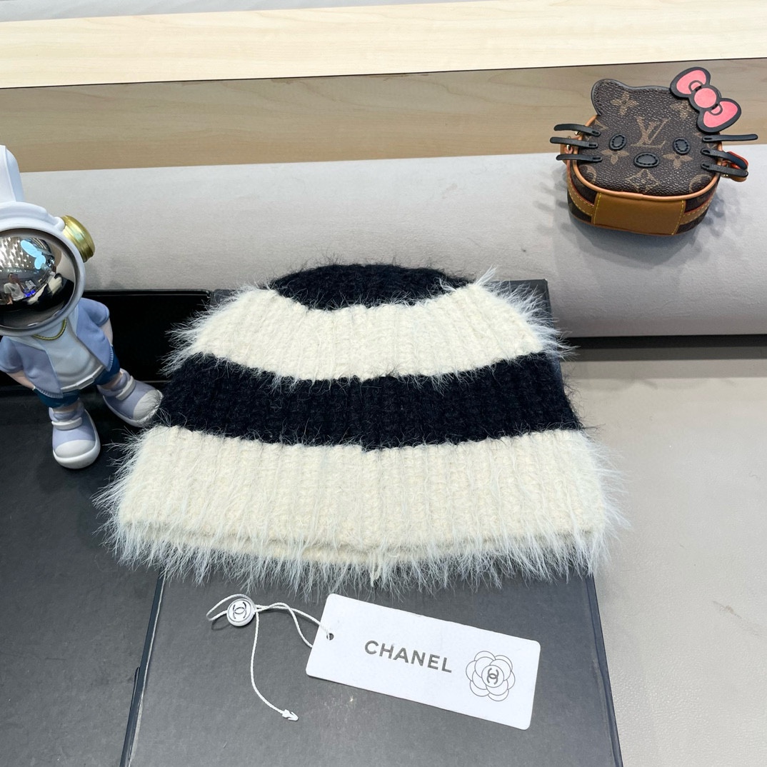 Chanel大版型彩色针织帽女秋冬保暖日系小众手工编织多巴胺毛绒护耳帽潮