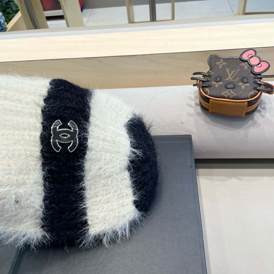 Chanel大版型彩色针织帽女秋冬保暖日系小众手工编织多巴胺毛绒护耳帽潮