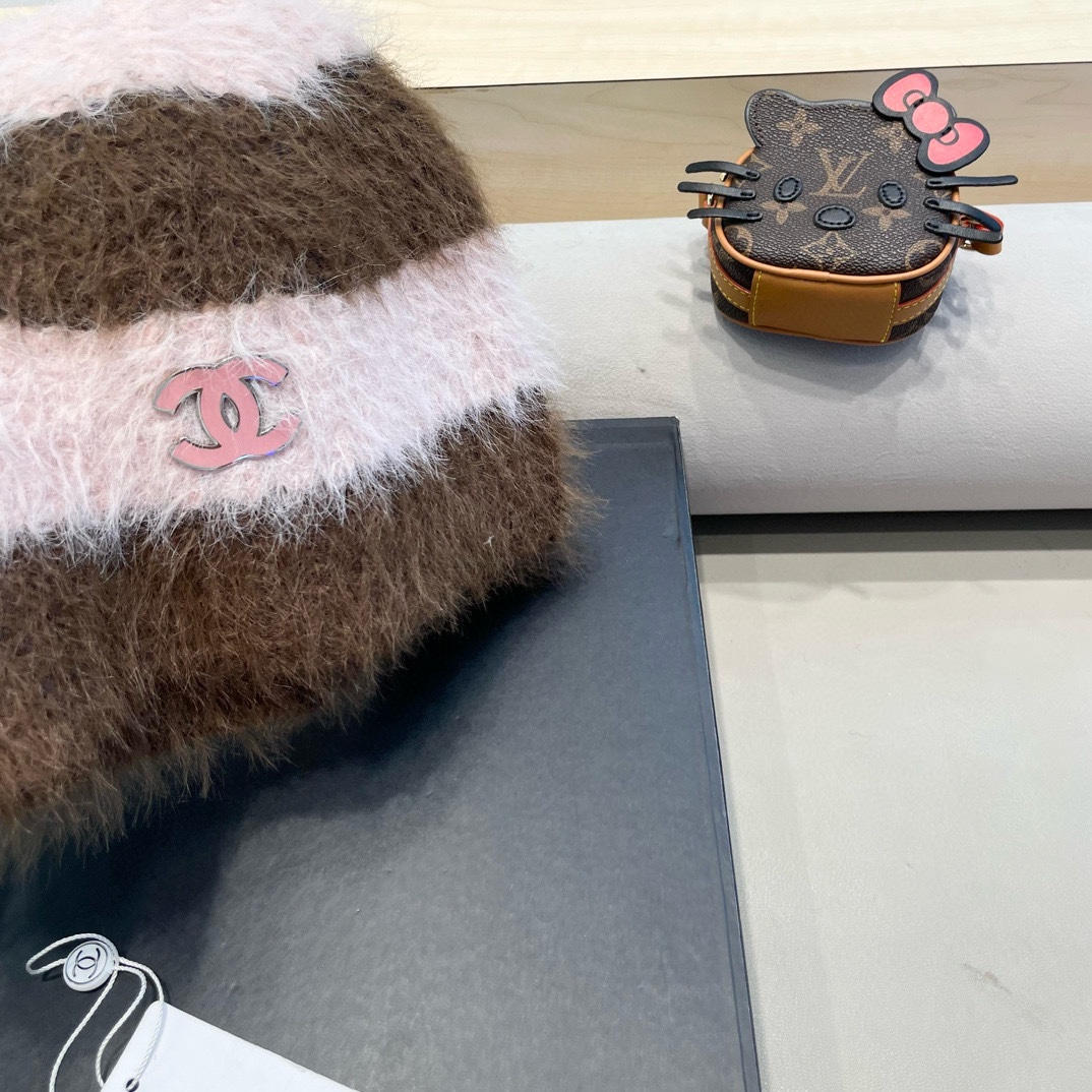 Chanel大版型彩色针织帽女秋冬保暖日系小众手工编织多巴胺毛绒护耳帽潮
