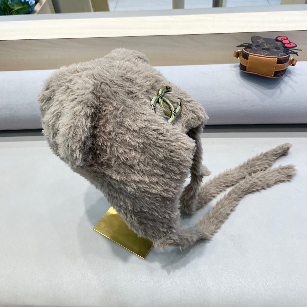 Chanel 小熊耳朵绑带帽子女毛绒秋冬季保暖护耳针织毛线帽显脸小套头冷帽