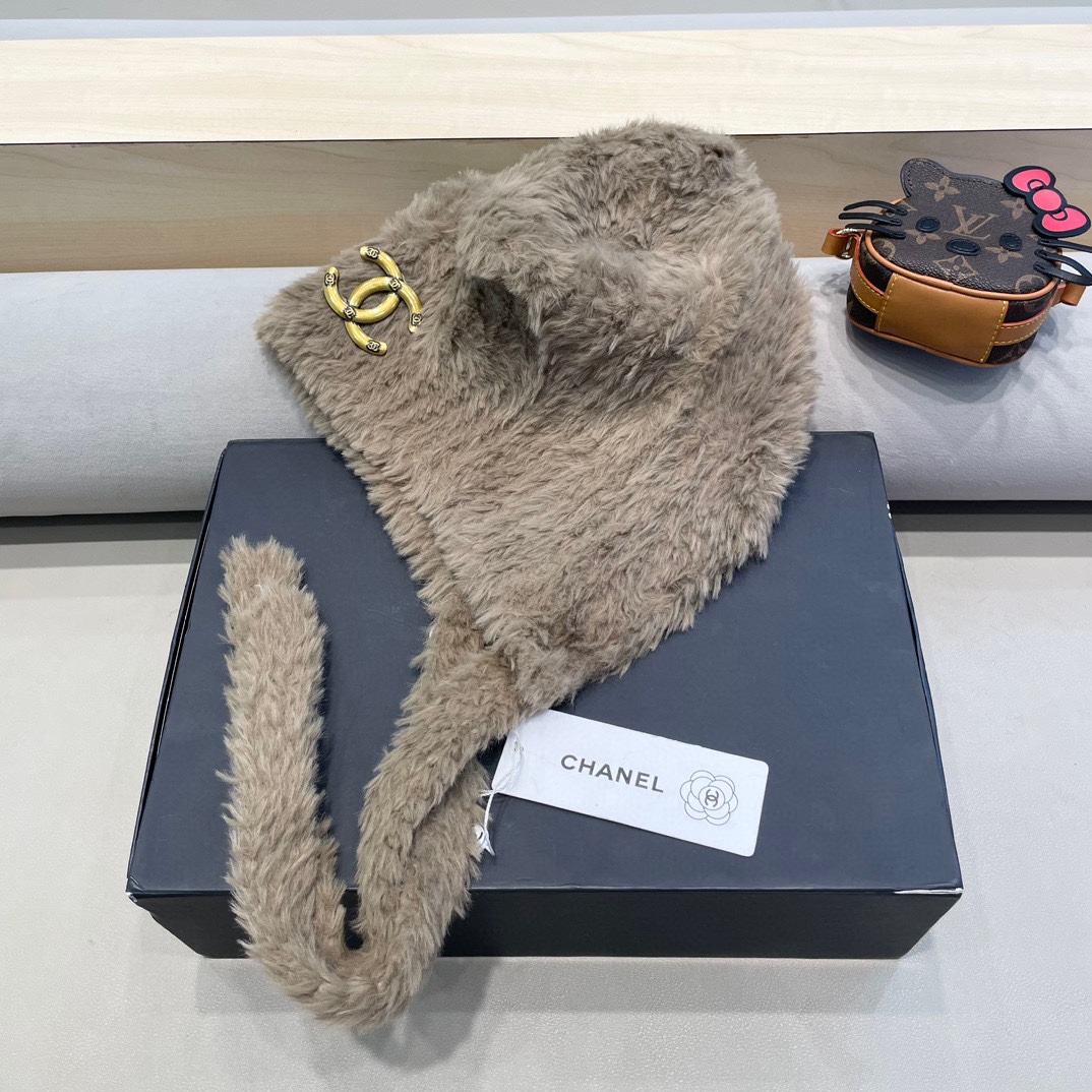 Chanel 小熊耳朵绑带帽子女毛绒秋冬季保暖护耳针织毛线帽显脸小套头冷帽