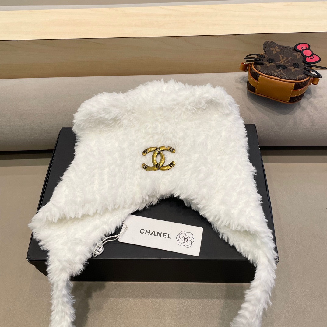 Chanel 小熊耳朵绑带帽子女毛绒秋冬季保暖护耳针织毛线帽显脸小套头冷帽