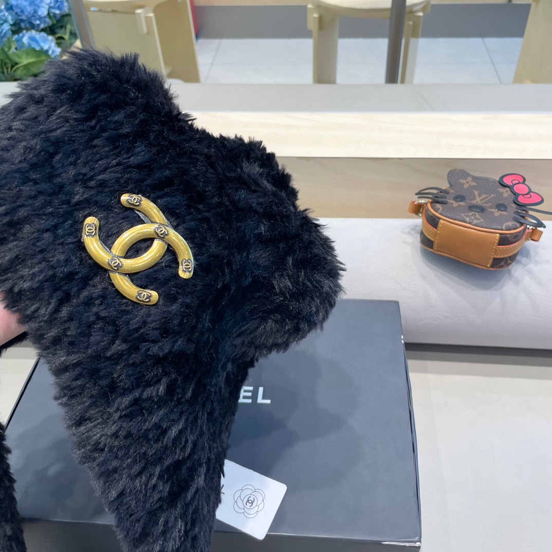 Chanel 小熊耳朵绑带帽子女毛绒秋冬季保暖护耳针织毛线帽显脸小套头冷帽
