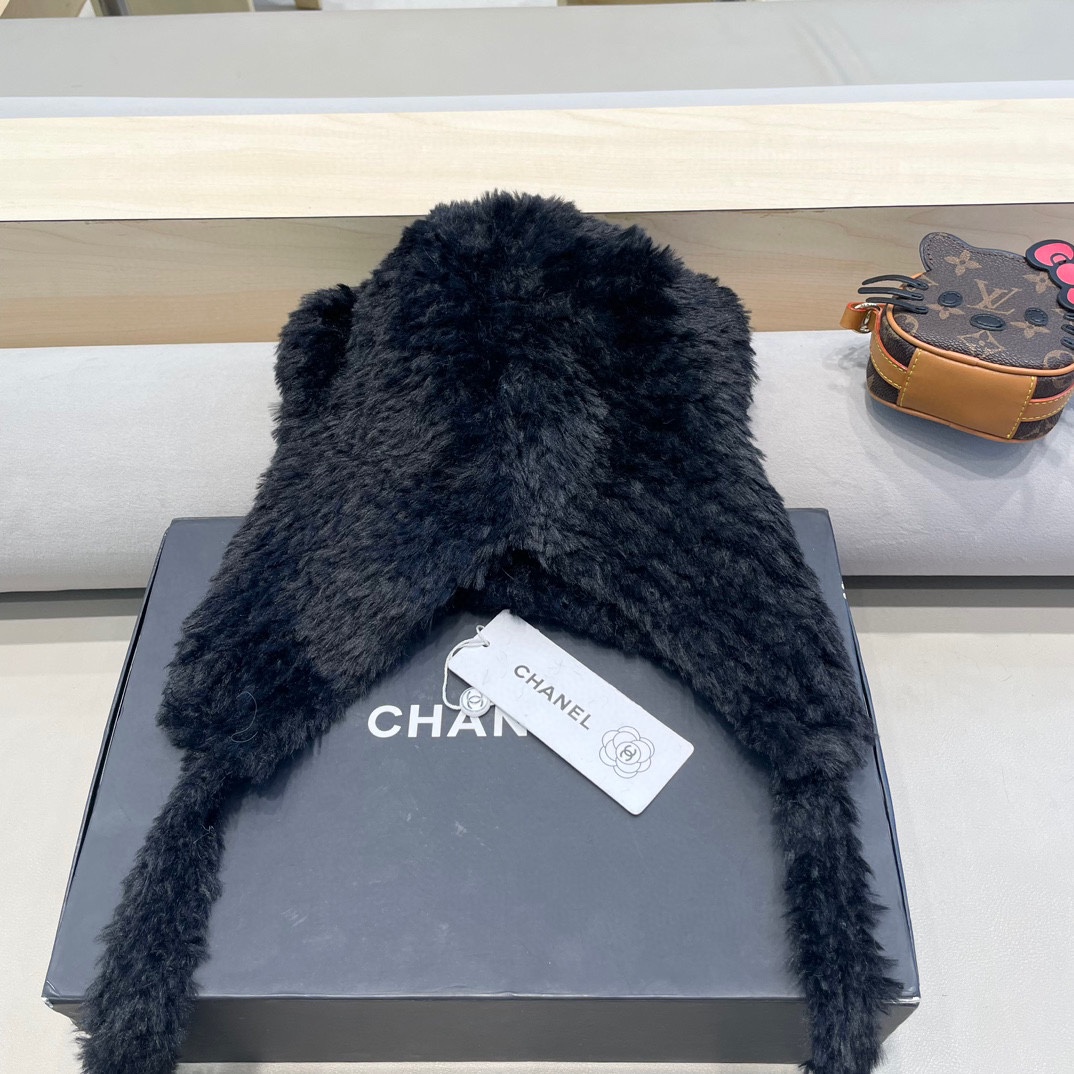 Chanel 小熊耳朵绑带帽子女毛绒秋冬季保暖护耳针织毛线帽显脸小套头冷帽