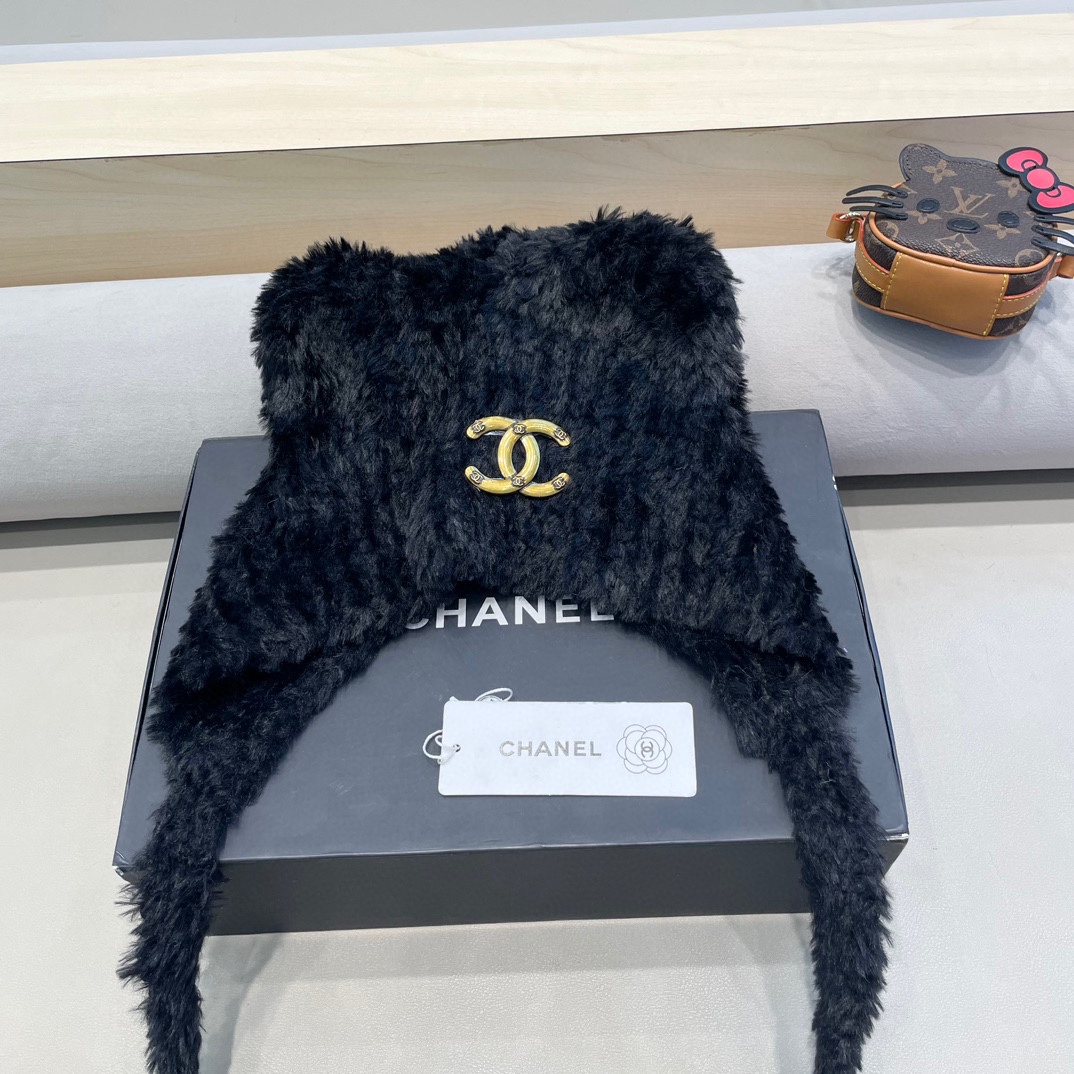 Chanel 小熊耳朵绑带帽子女毛绒秋冬季保暖护耳针织毛线帽显脸小套头冷帽