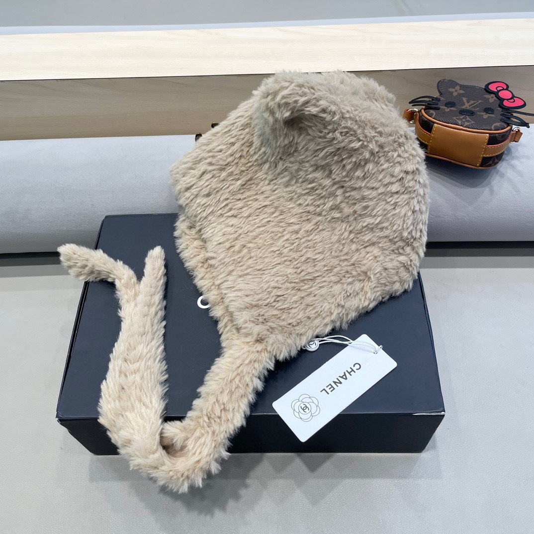 Chanel 小熊耳朵绑带帽子女毛绒秋冬季保暖护耳针织毛线帽显脸小套头冷帽