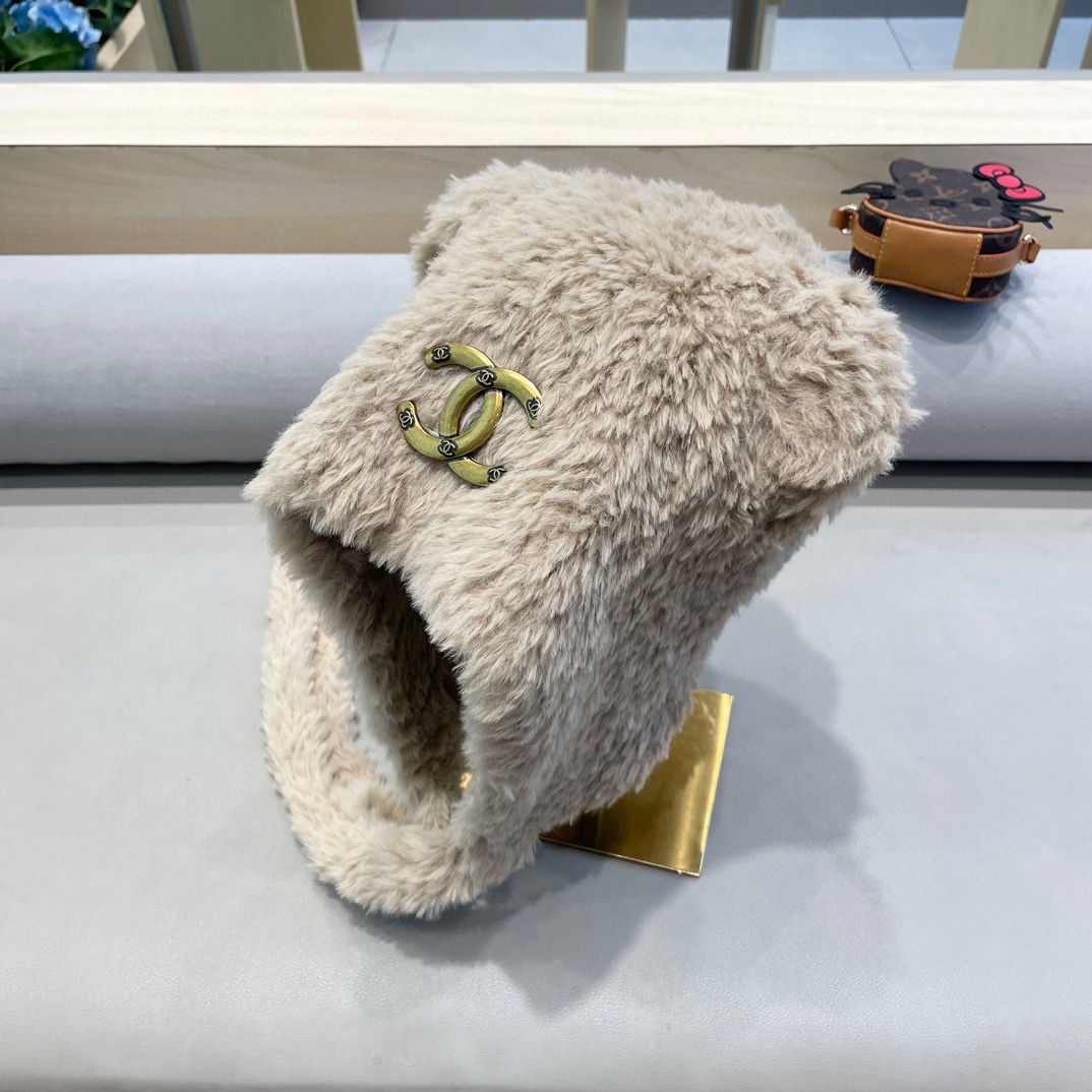 Chanel 小熊耳朵绑带帽子女毛绒秋冬季保暖护耳针织毛线帽显脸小套头冷帽