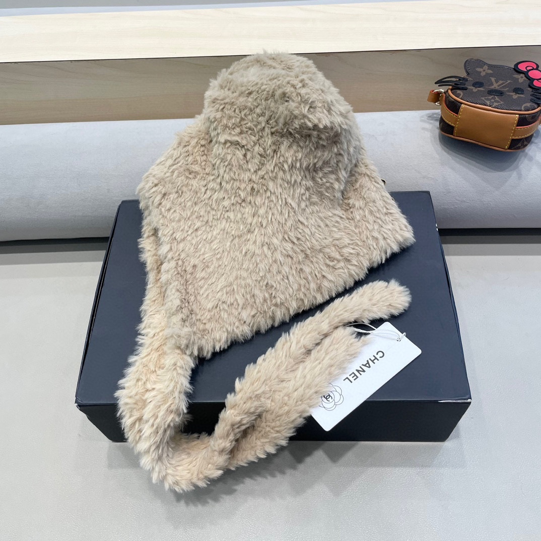 Chanel 小熊耳朵绑带帽子女毛绒秋冬季保暖护耳针织毛线帽显脸小套头冷帽