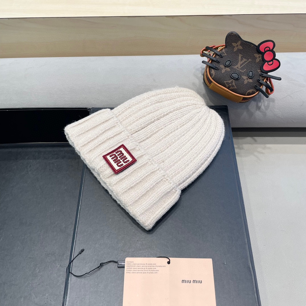 MIUMIU缪缪2024早秋简约针织毛线帽毛绒材质非常百搭