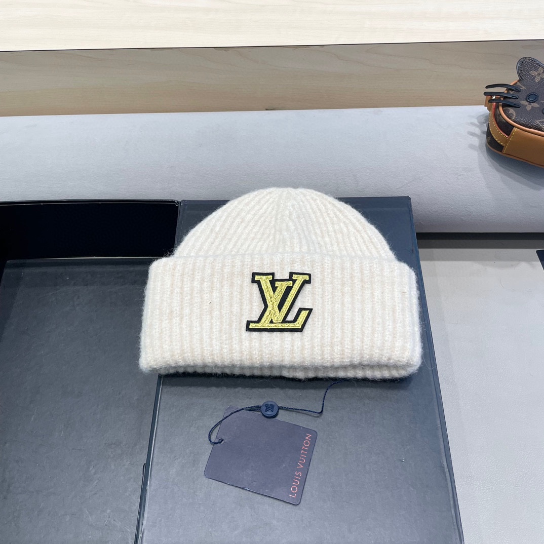 LouisVuitton帽子女秋冬毛线帽保暖护耳冷帽套头帽羊毛显脸小针织帽