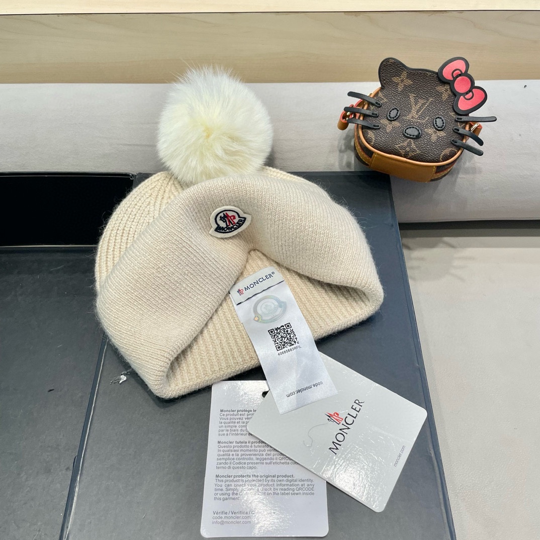  蒙口MONCLER🎩官方热卖爆款，羊毛针织毛线帽，百分之70羊毛，30兔毛，时尚好品质高端大气，超柔软