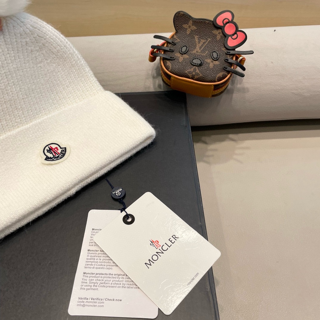  蒙口MONCLER🎩官方热卖爆款，羊毛针织毛线帽，百分之70羊毛，30兔毛，时尚好品质高端大气，超柔软