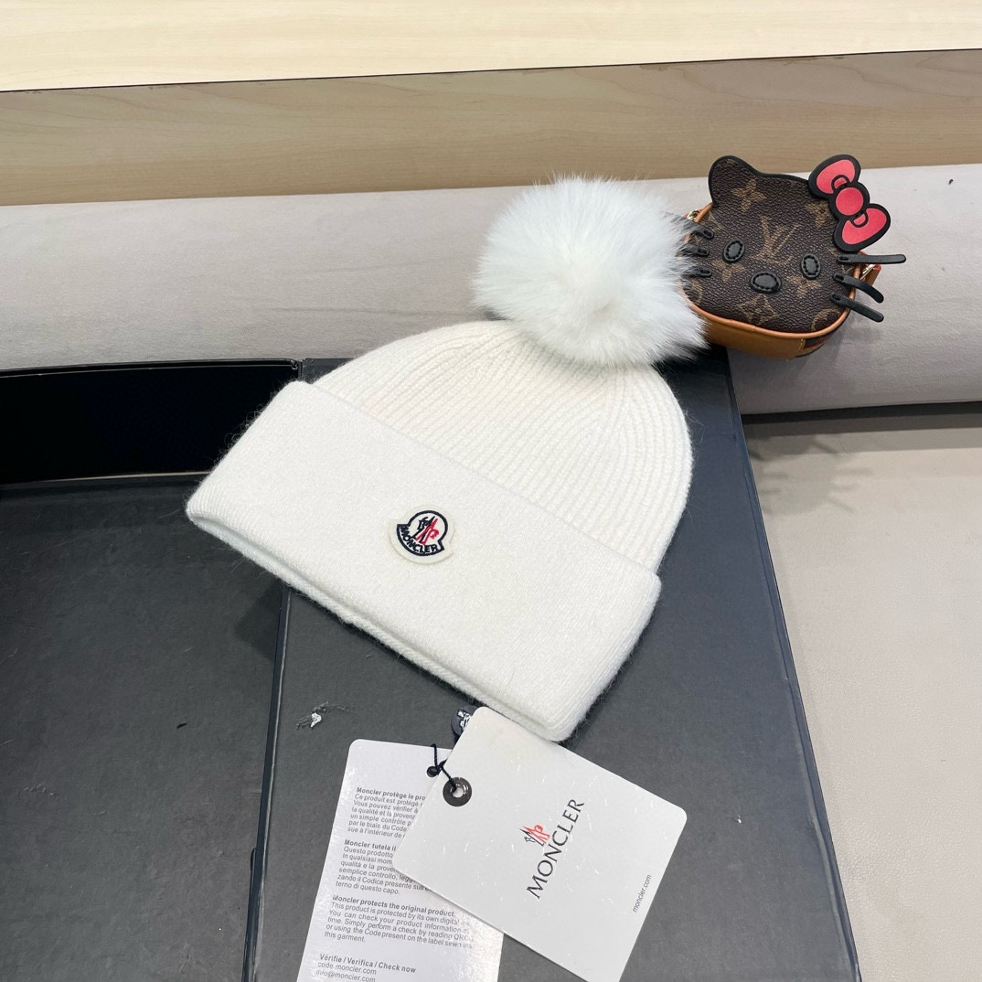  蒙口MONCLER🎩官方热卖爆款，羊毛针织毛线帽，百分之70羊毛，30兔毛，时尚好品质高端大气，超柔软