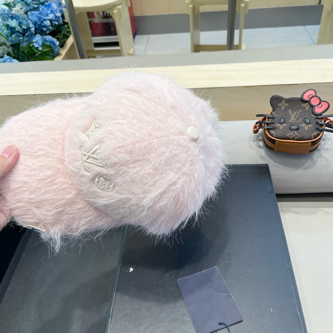 LV路易威登兔毛棒球帽女秋冬韩国网红百搭保暖毛绒鸭舌帽子潮