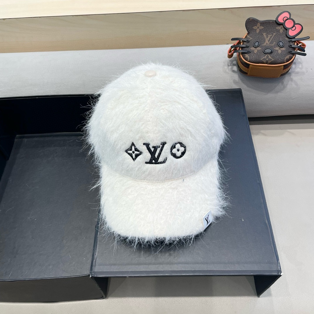 LV路易威登兔毛棒球帽女秋冬韩国网红百搭保暖毛绒鸭舌帽子潮